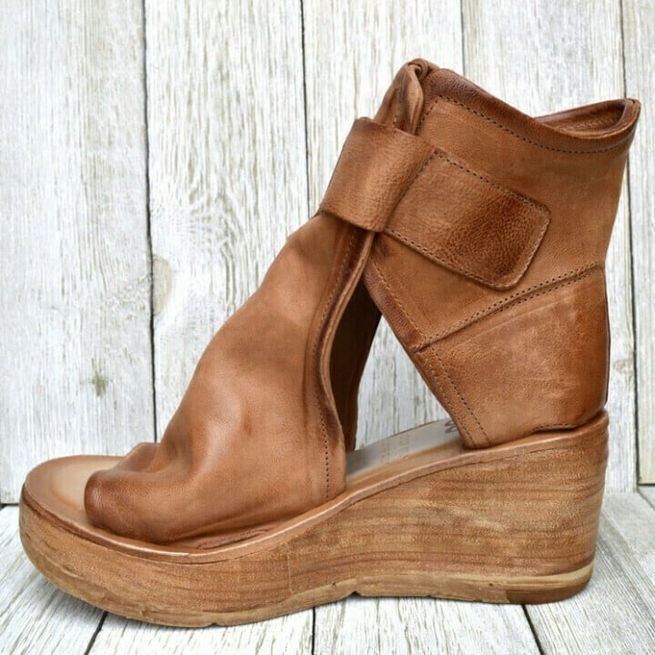Elana Sandals