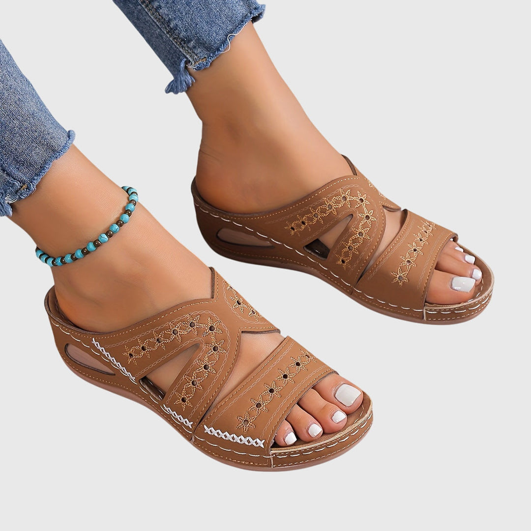 Noëlle Lightweight Comfort Sandals