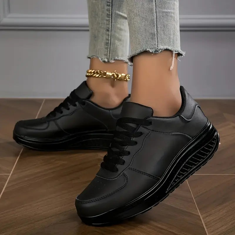 Noemie | Classic Trainers