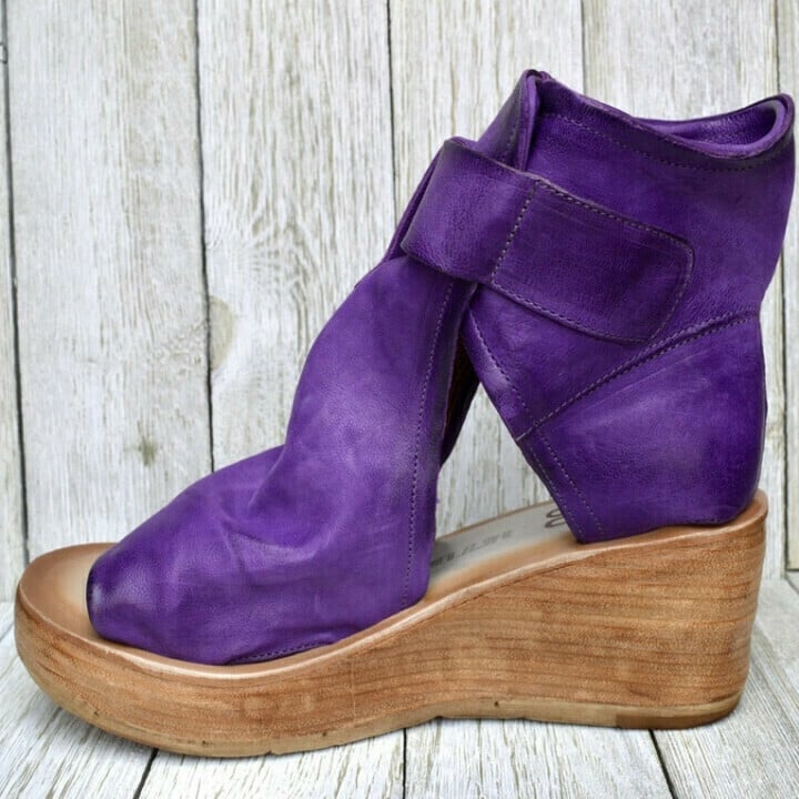 Elana Sandals