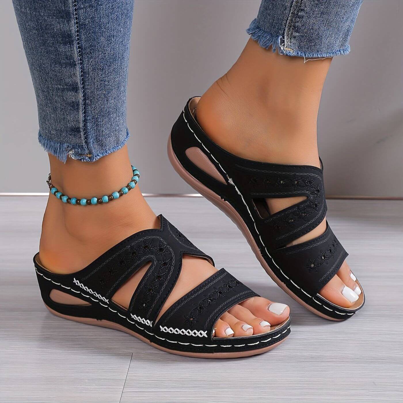 Marion | Slip-Resistant Orthopaedic Sandals