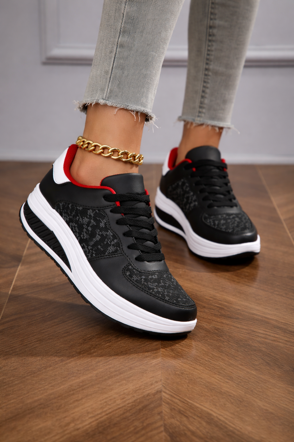 Noemie | Classic Trainers