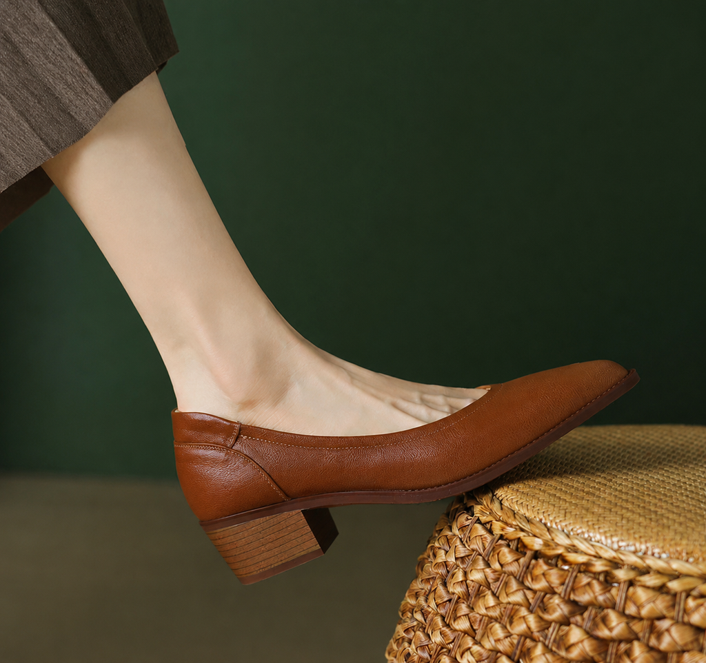 Cora | Pointed-Toe Block Heel Pumps
