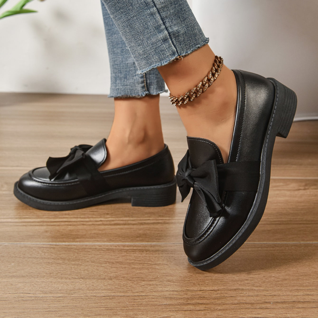 Wilda | Bow Loafers