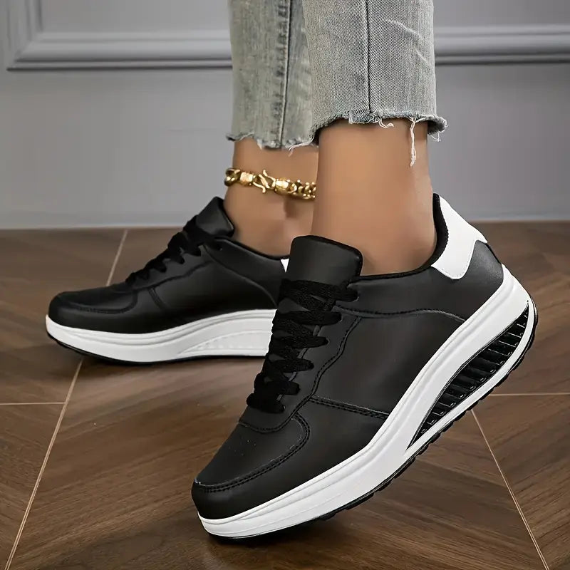 Noemie | Classic Trainers
