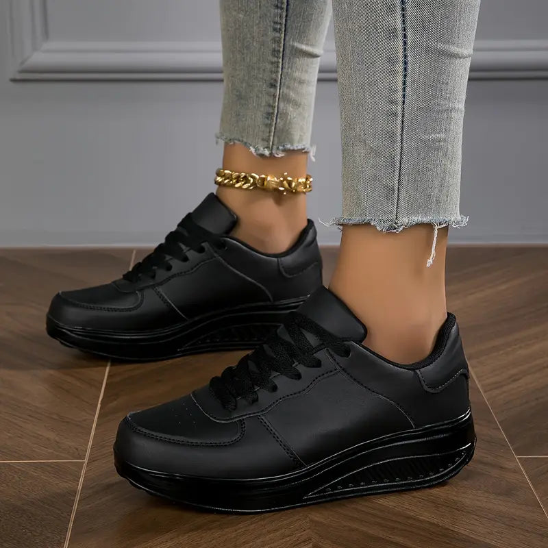 Noemie | Classic Trainers