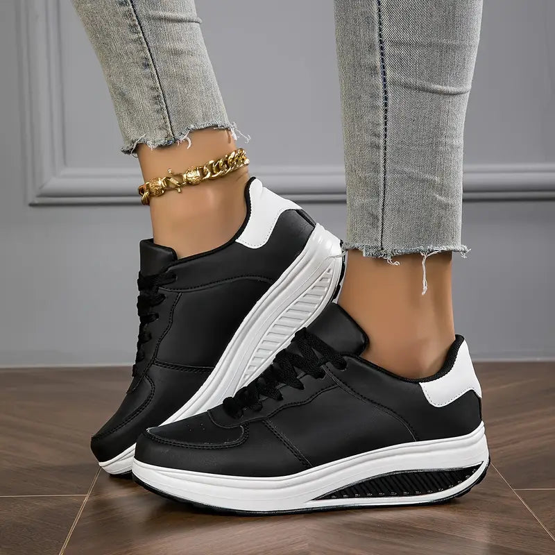 Noemie | Classic Trainers