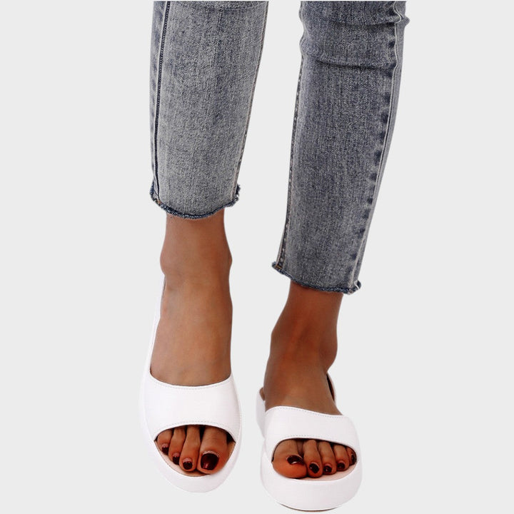 Caryzzaa Sandals