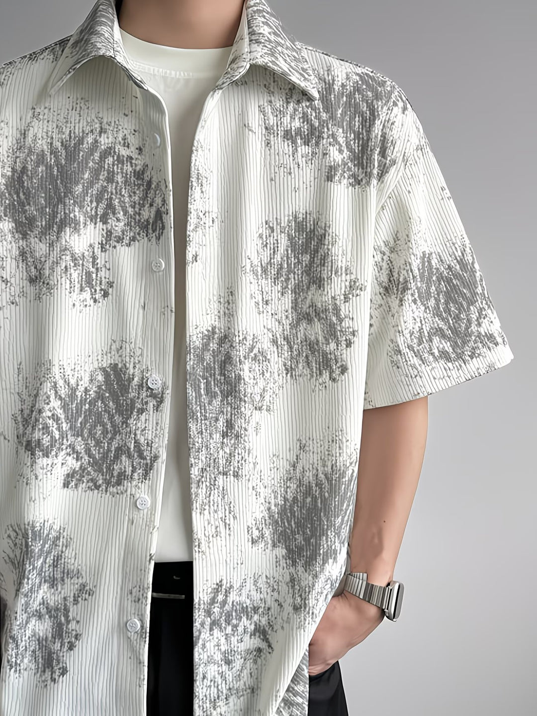 Men’s Short-Sleeved Shirt with Abstract Print